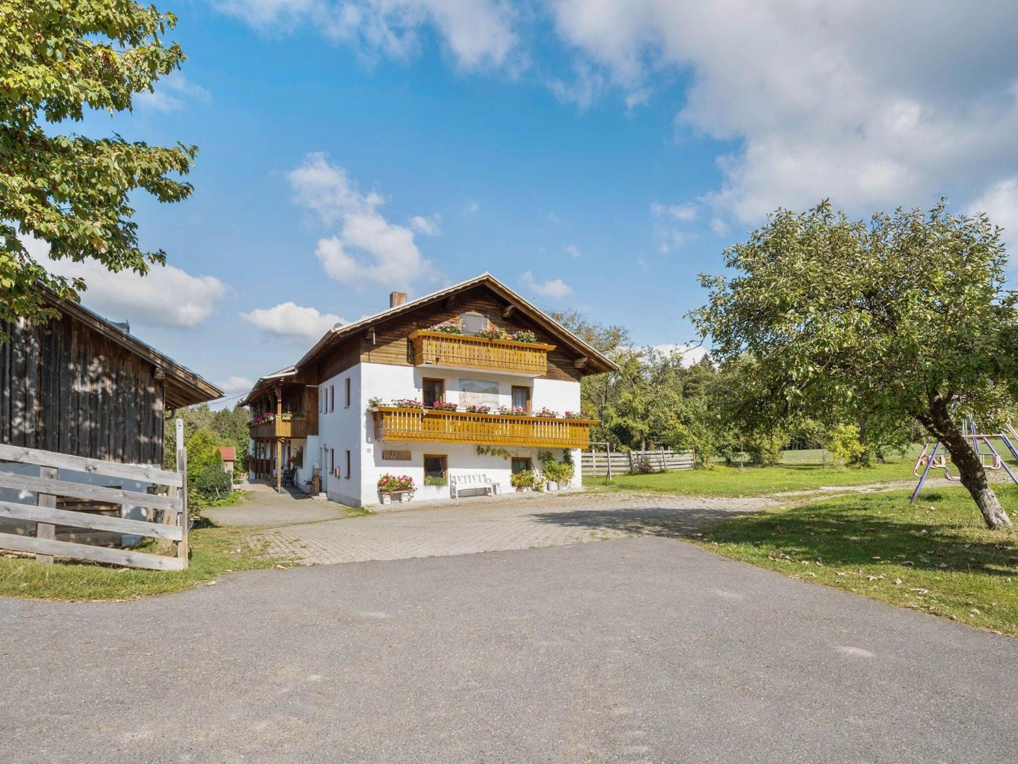 Apartment On A Farm Near The Ski Area Neukirchen beim Heiligen Blut Esterno foto